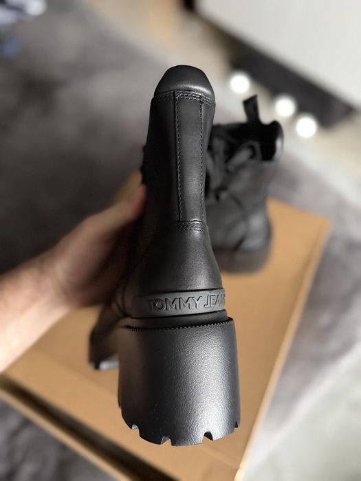 Tommy Jeans ghete cu tocuri si fermoar din piele neagra marimea 37 noi