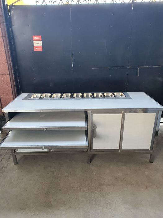 Пицца стол с гастраемкостями