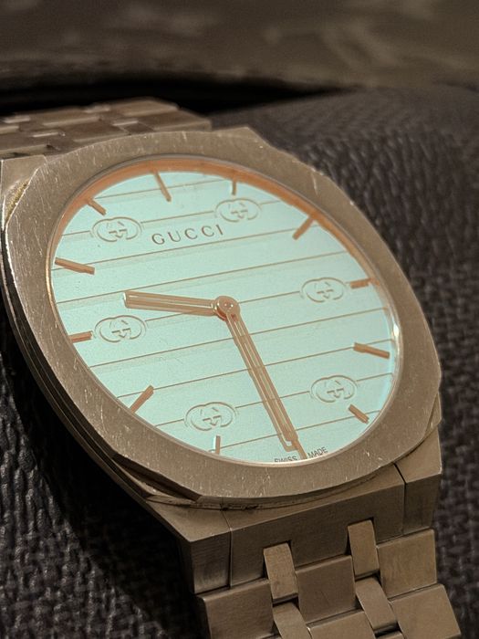 Vând ceas Gucci 25H