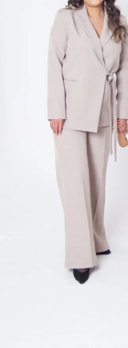 продам брючный костюм