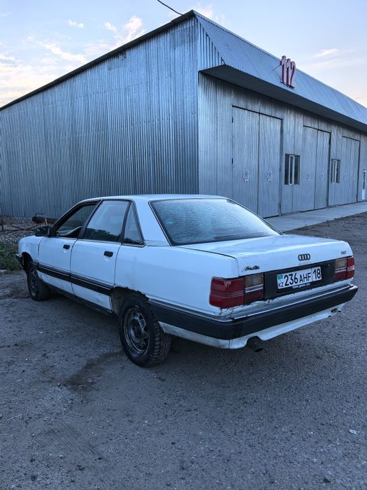 Ауди 100 на ходу