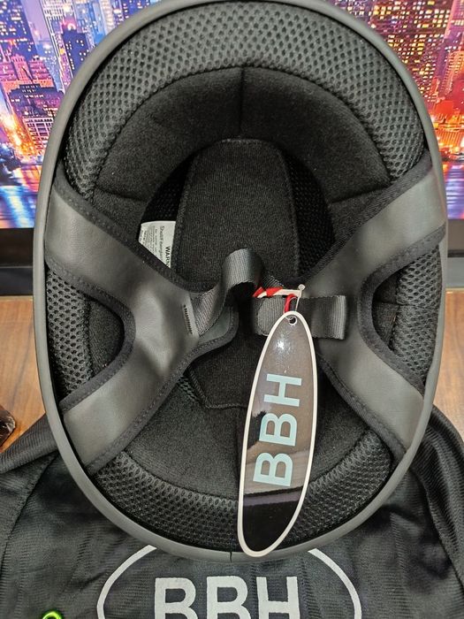 Мото шлем от бренда BBH