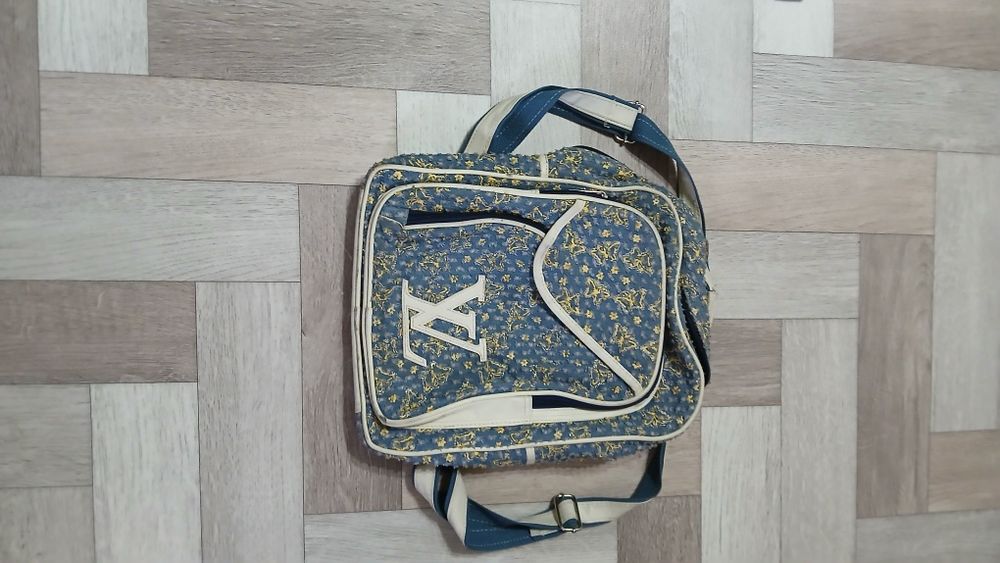 Продам джинсовые вещи.