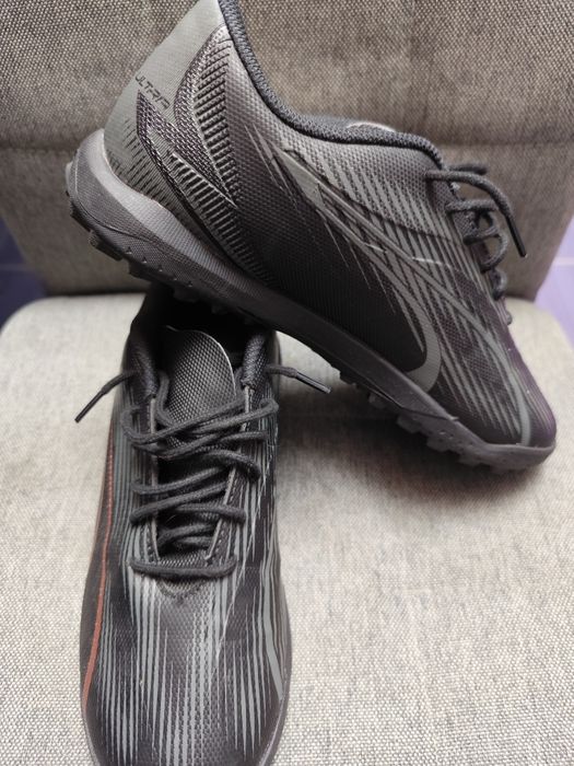 Adidași pentru fotbalal marca puma,nr36