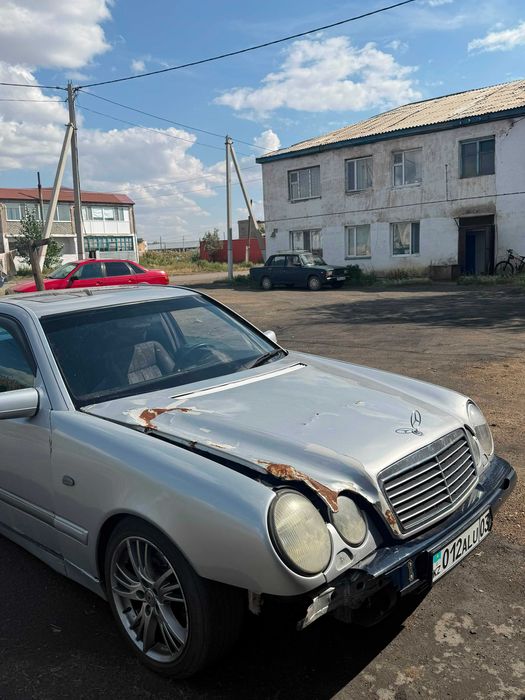Продам мерс 210 2.3