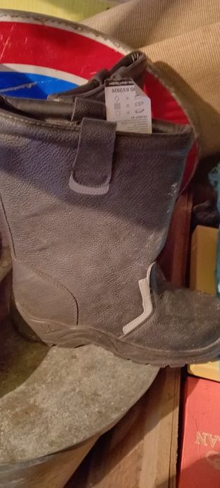 Продам сапожки 44 размер