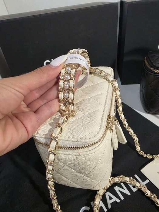 Дамска чанта Chanel Vanity Case 17C