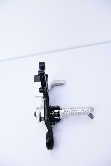 BMW S1000RR K46 / HP4 2009 - 2014 Suport cu scăriță și pedală de frână