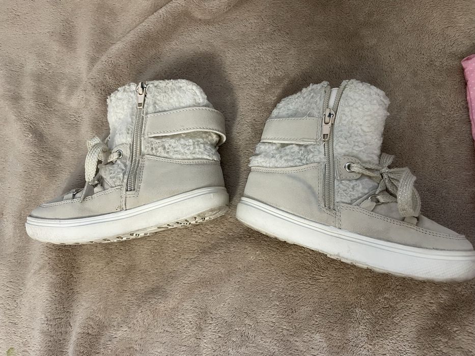 Зимни обувк 26 номер reserved