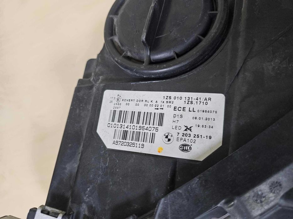 Ляв фар за BMW 5 F10 F11 завиващ ксенон бмв ф10 ф11