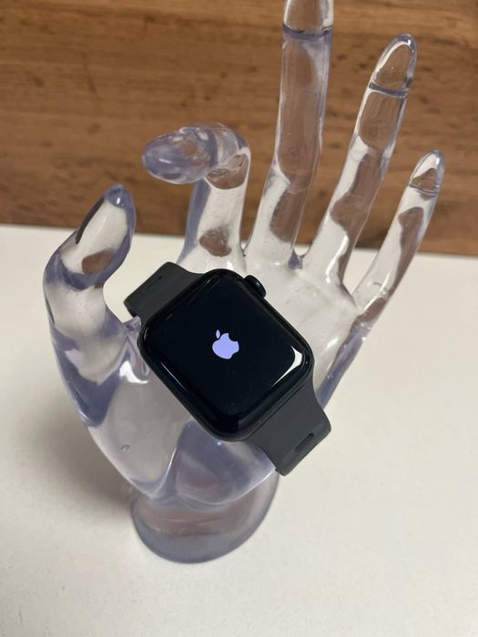 Apple Watch SE2 40mm,+з.у/BariBarShop