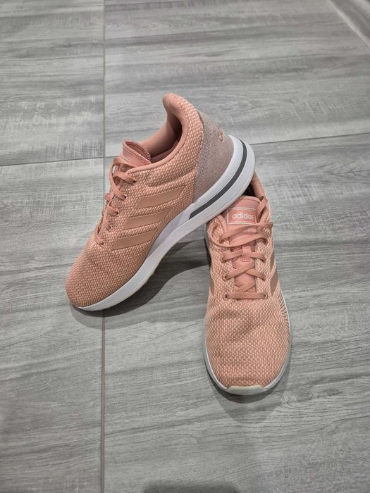 New Balance, Adidas, Tendenz дамски маратонки