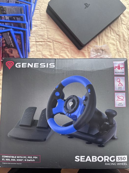 Продавам PS4+волан+13 игри+2контролера