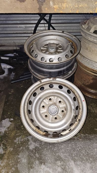 Vând jante mitsubishi l200 R16