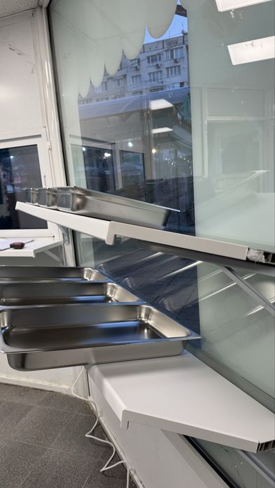 Преодстъпва се работещ ,оборудван павилион за бързо хранене