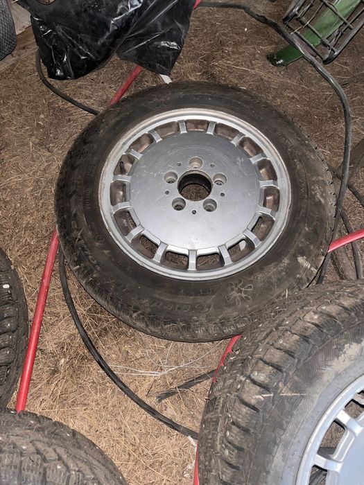 Продам 4 диска с новыми зимними шинами