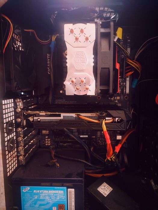 PC Gaming GIGABYTE - Intel i5-7600K, GTX 1060 6GB, 16GB RAM