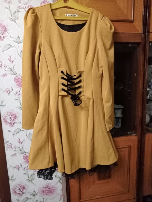 Продам платья вечерние