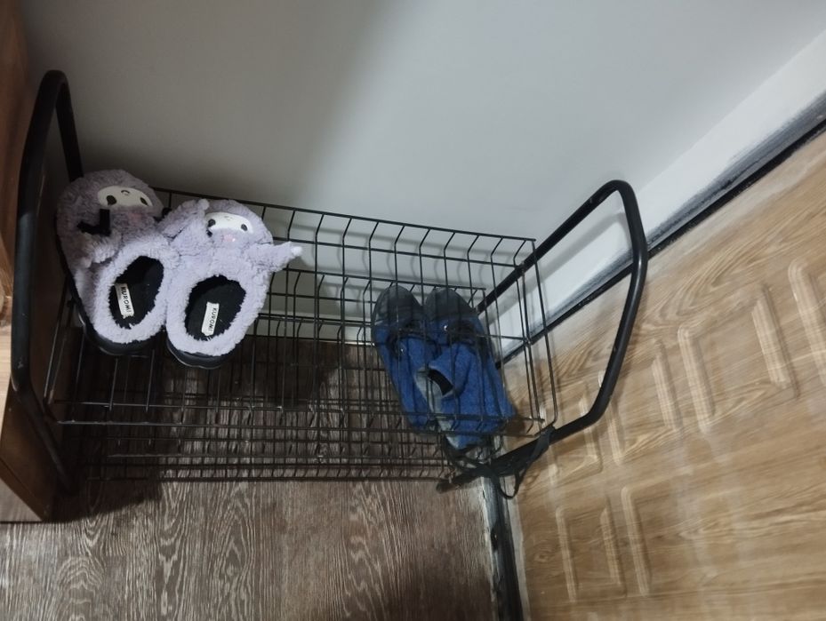 Металлическая подставка для обуви