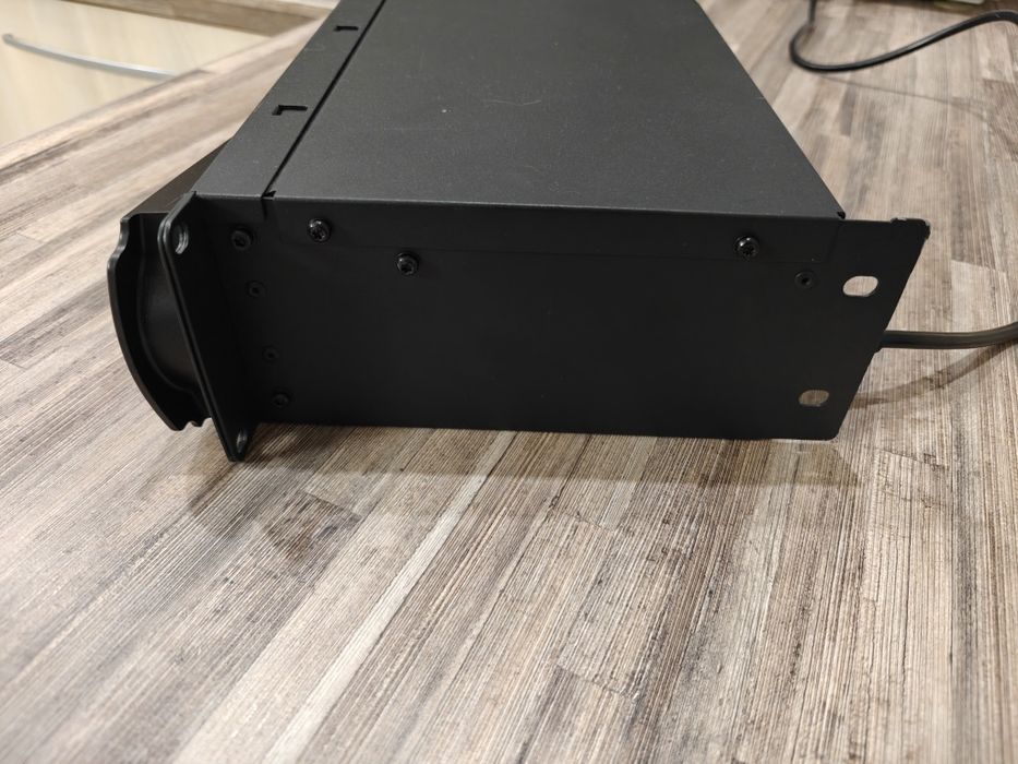 Crown XLS 1002 : 2x350W/4ohm