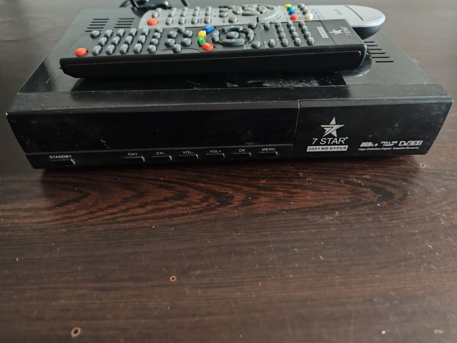 Vând un sistem întreg de recepție TV prin satelit