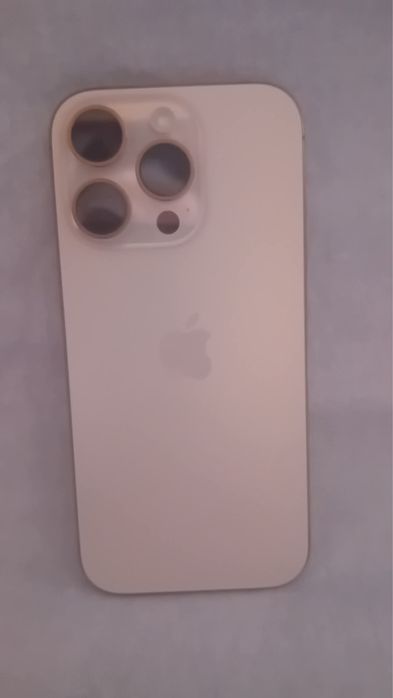 Iphone 16 pro  Titanium Desert
