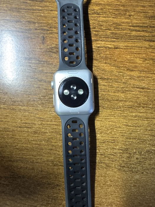 Продам apple watch 1 версия