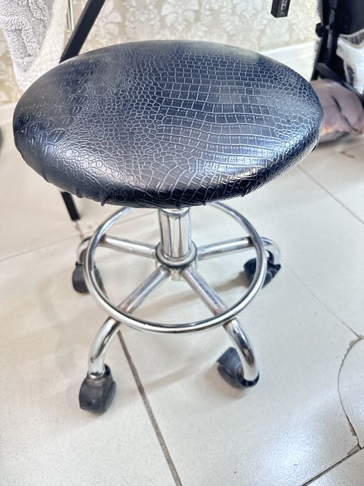 Продам стульчик для мастера