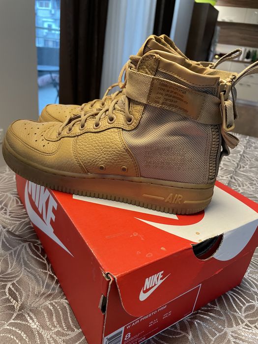 Limited Retro Nike Air Force 1 Mid