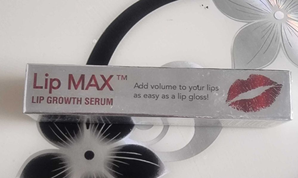 Гланц за устни с уголемяващ ефект