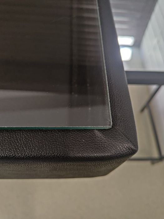 Doua vitrine expunere bijuterii sau obiecte mici, pentru masa/blat cu sertar 62x62