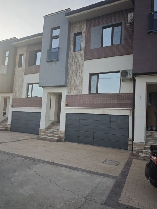 Еврокоттедж 5 комн Чинабад  торг центр "HIGHT TOWN CITY"