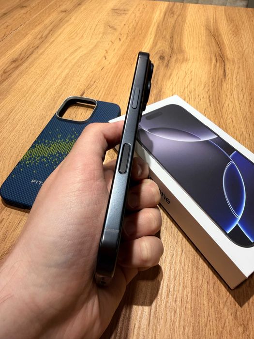 iPhone 16 Pro - 256 GB - Black Titanium - Като нов