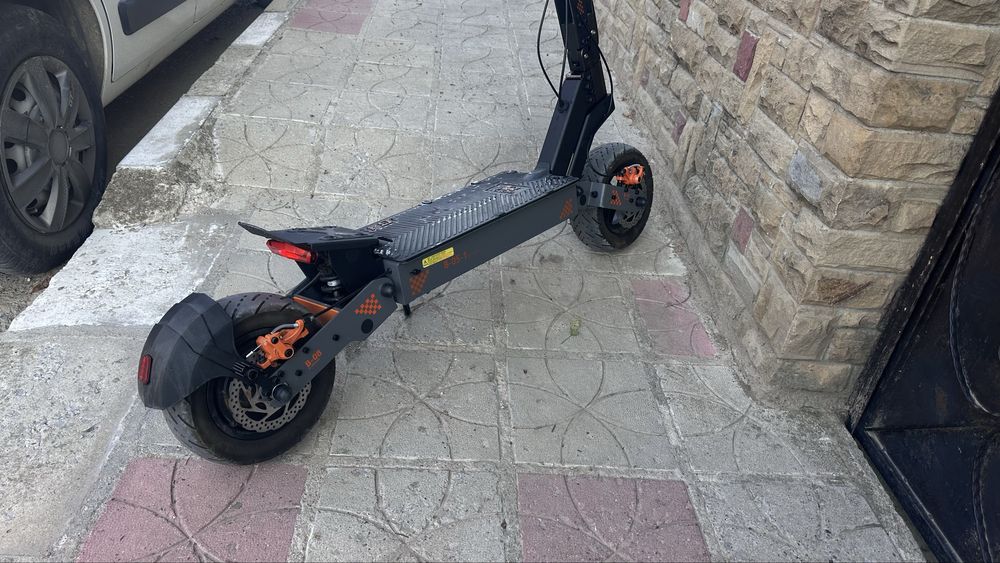 Тротинетка KuGo G4