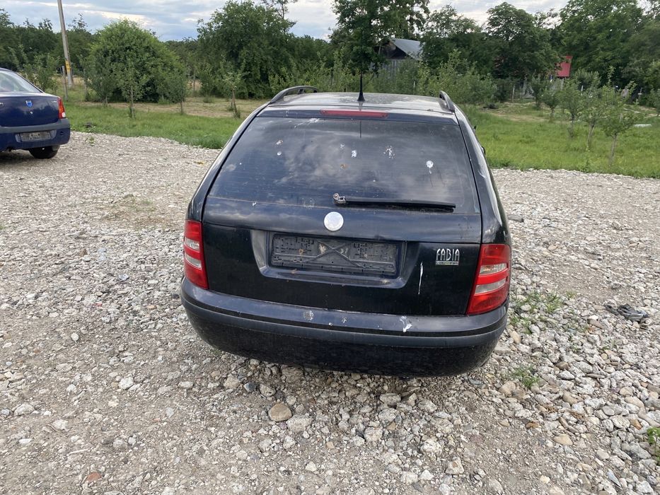 Dezmembrez skoda fabia 1.4 mpi