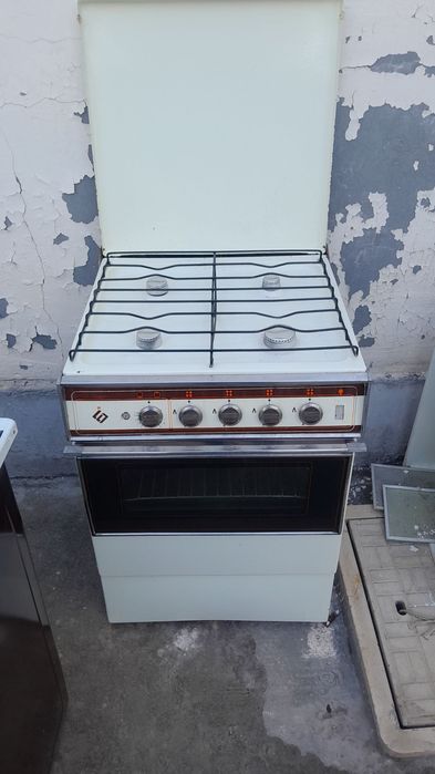 Срочно продаётся газ плита ,