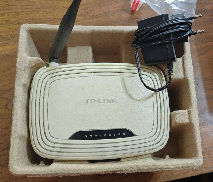 2 роутера + мышка в подарок. Все в рабочем состоянии