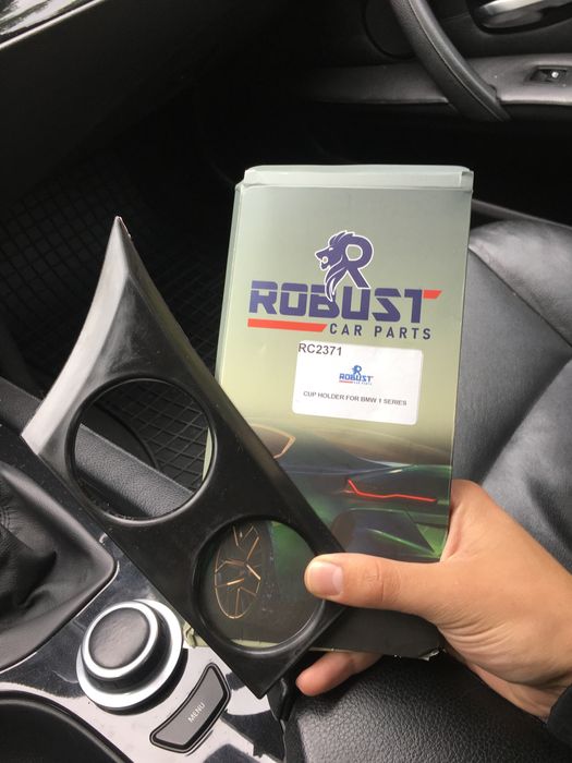 Поставка за чаши за BMW/БМВ 1 серия ДЕСЕН ВОЛАН