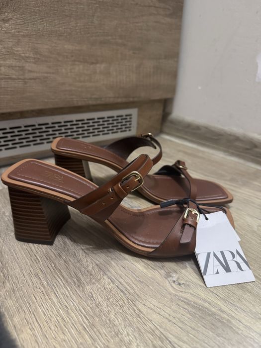 Дамски токчета чисто нови