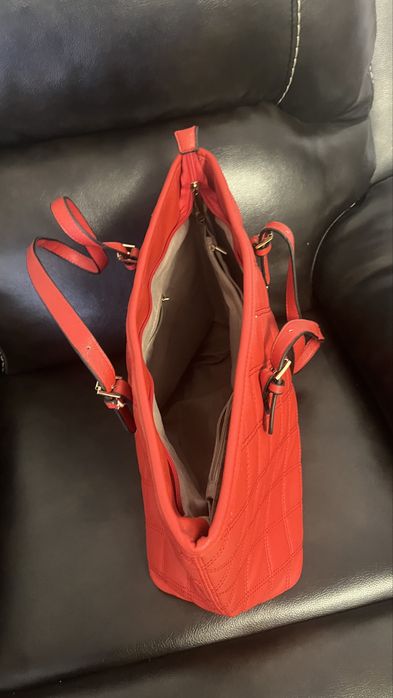 Geanta femei , 50 ron bucata , trimit si in țara prin fan courier