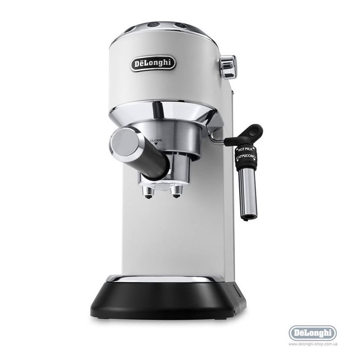 Рожковая кофеварка DeLonghi три цвета