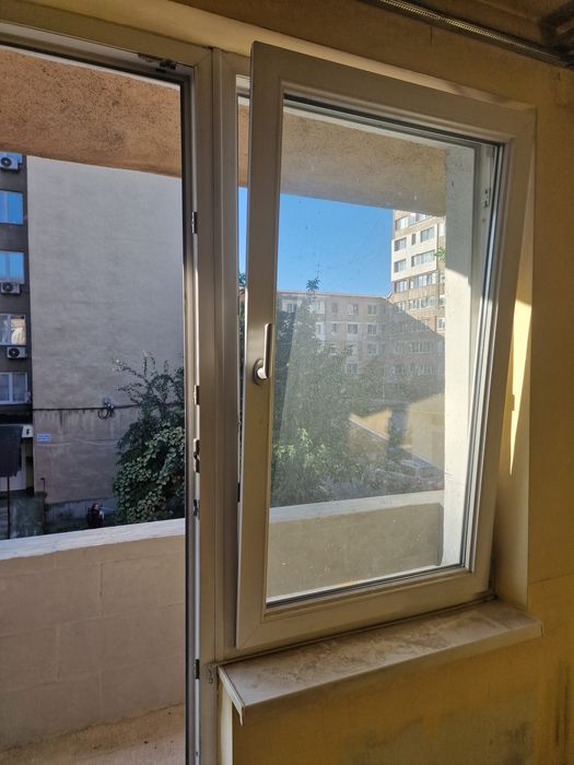 Vând ușă și geam termopan pentru balcon de apartament
