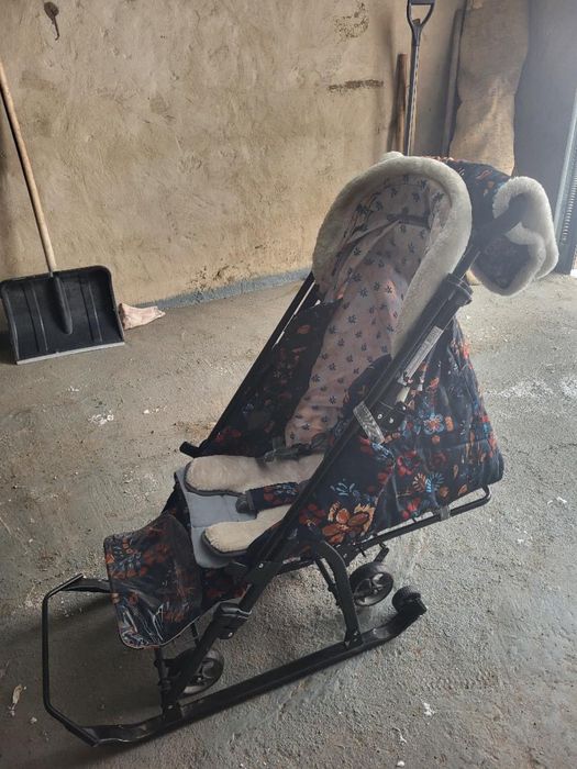 Продаю санки-коляску