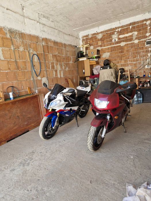 Продавам HONDA CBR 600 F3