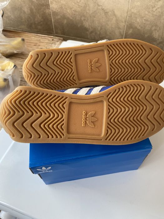 Маратонки Adidas.Чисто нови