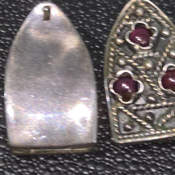 Продаю Серьги серебряные с гранатами