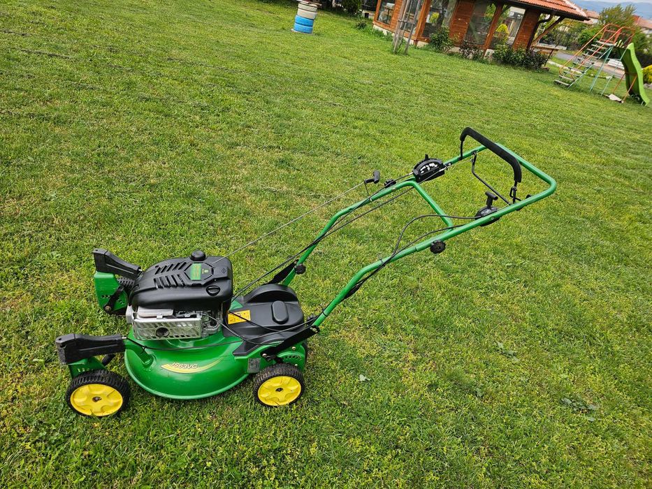 СамоХодна Косачка JOHN DEERE. ПЕРФЕКТНА