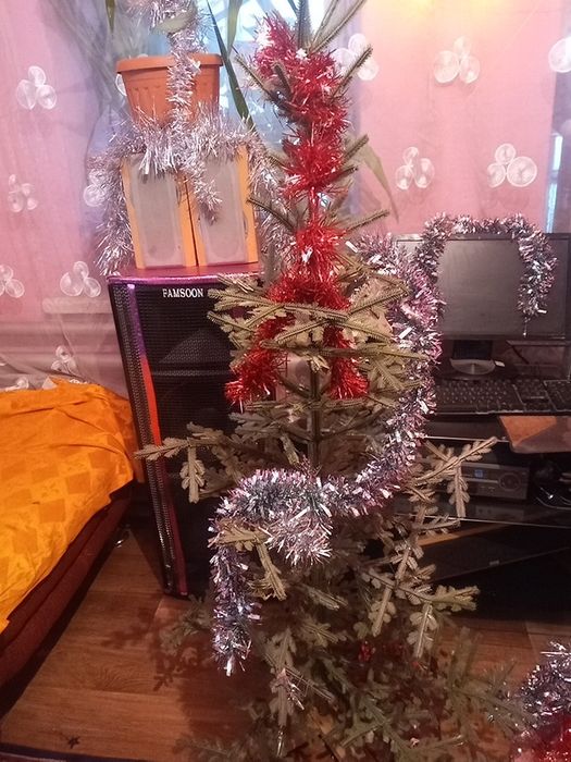 Продам ёлку в хорошем состоянии