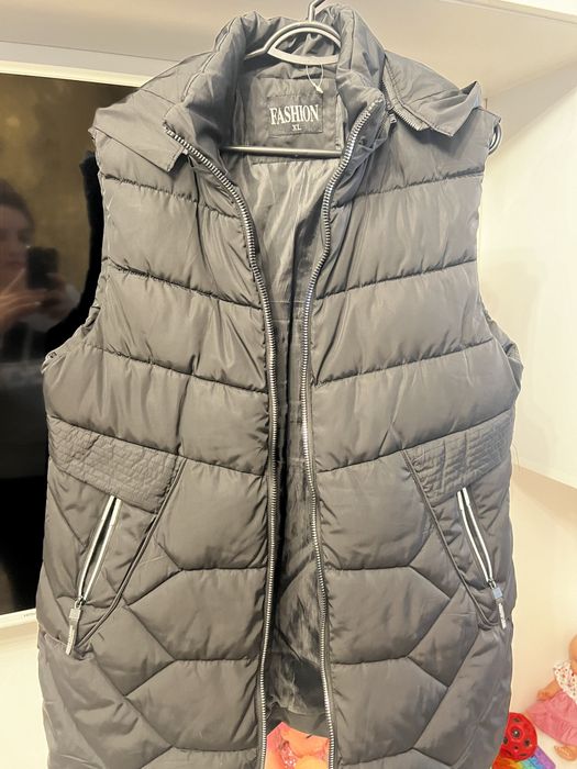 Vesta dama lunga groasa cu gluga cu fermoar