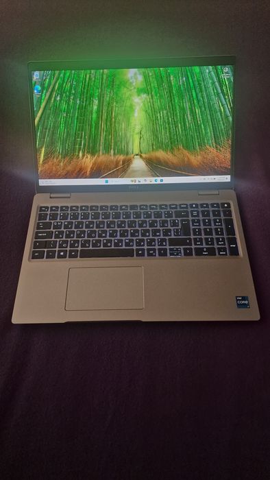 Dell Latitude 5521 15.6" i7-11850H Nvidia MX450 32/512GB Windows 11